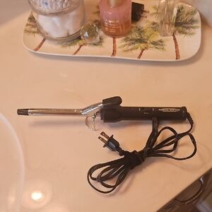 Salon Series 1/2 Inch Curling Iron. Create Sift Tight Curls. Good Long Cord